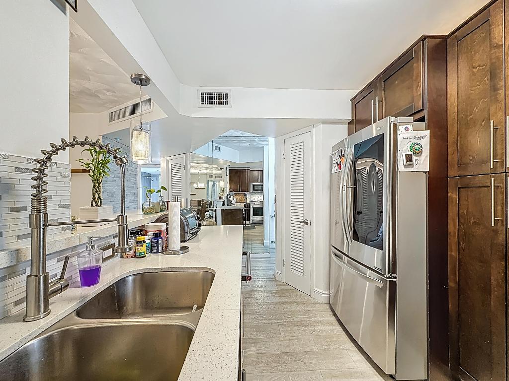 ROLLING GREEN CONDO H - Residential