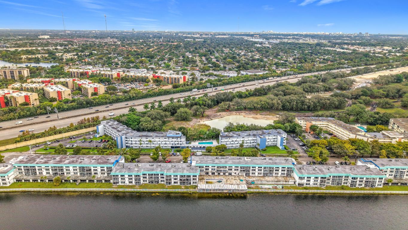 ROLLING GREEN CONDO H - Residential