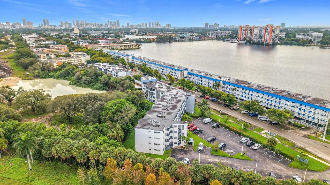 ROLLING GREEN CONDO H - Residential