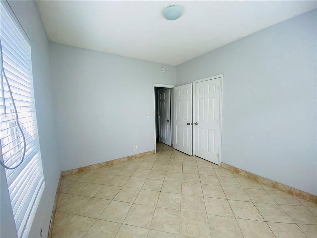 Hollywood 1-21 B - Residential Lease