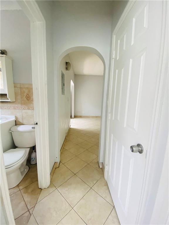 Hollywood 1-21 B - Residential Lease