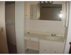 Golden Lakes Vlg Cond 1 T - Residential