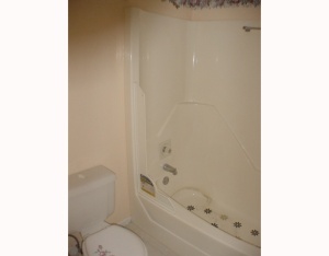 Golden Lakes Vlg Cond 1 T - Residential