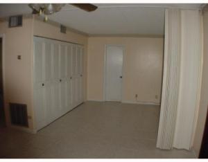 Golden Lakes Vlg Cond 1 T - Residential