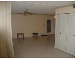 Golden Lakes Vlg Cond 1 T - Residential