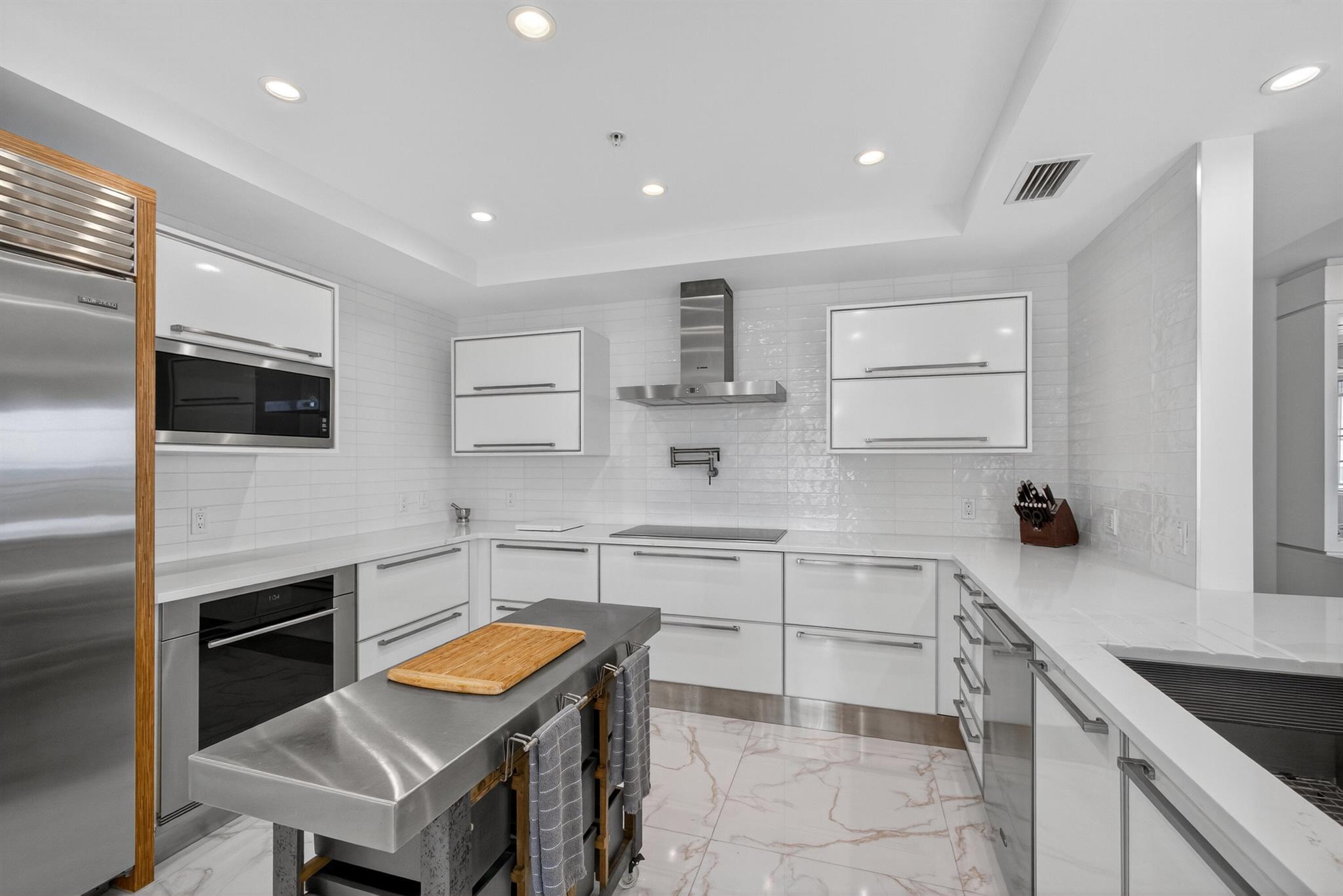 DOLCE VITA CONDO - Residential