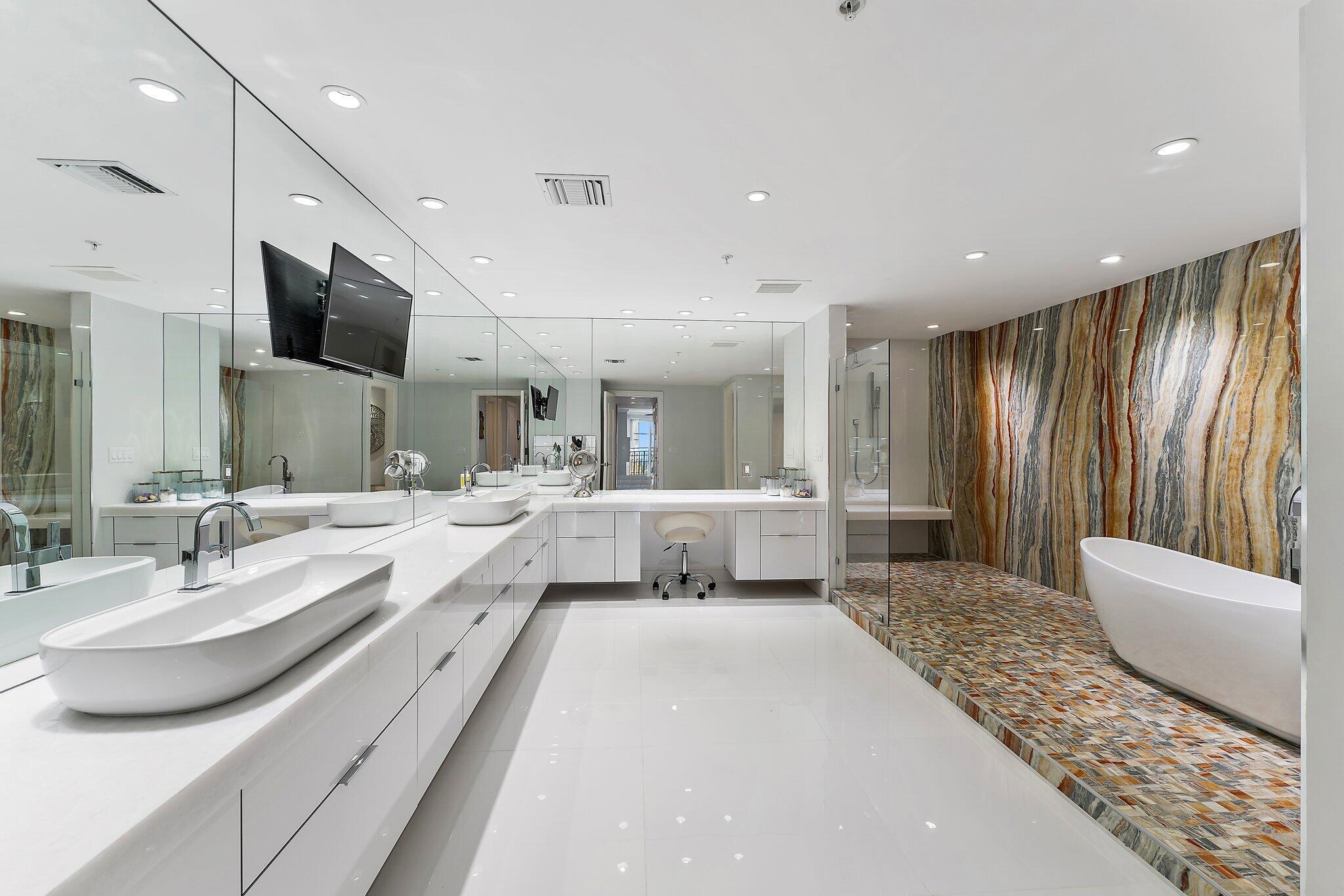 DOLCE VITA CONDO - Residential