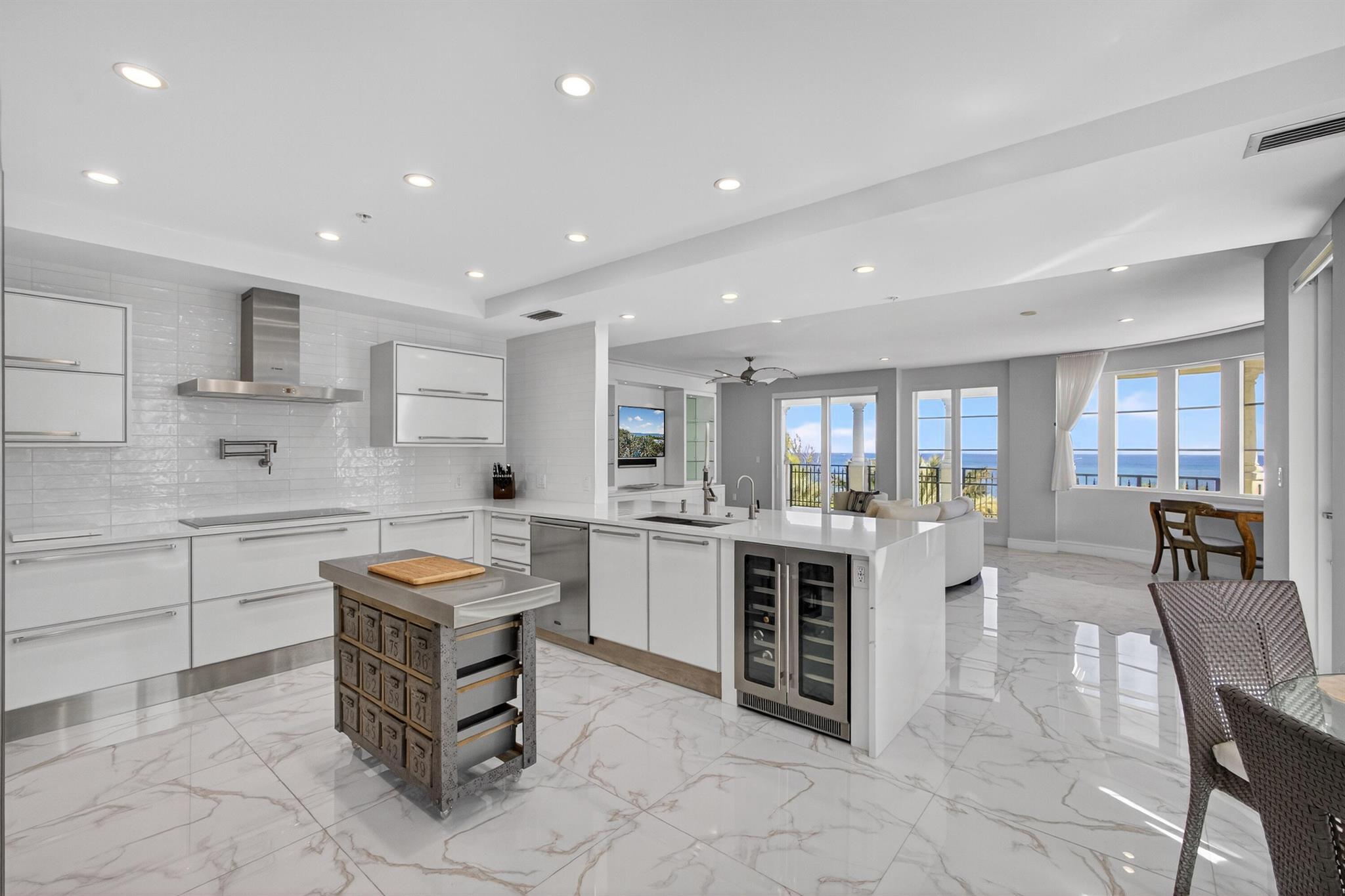 DOLCE VITA CONDO - Residential