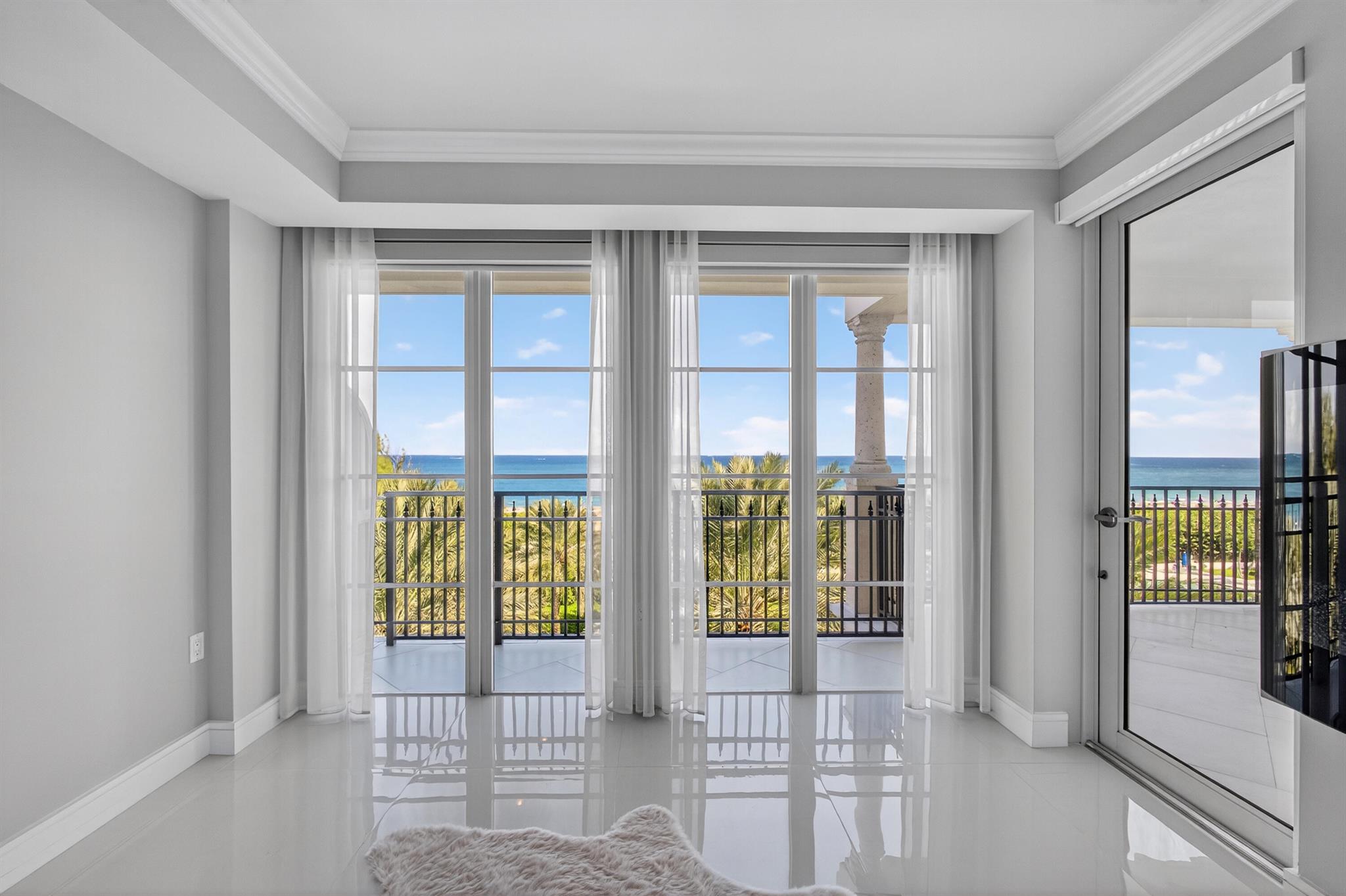 DOLCE VITA CONDO - Residential