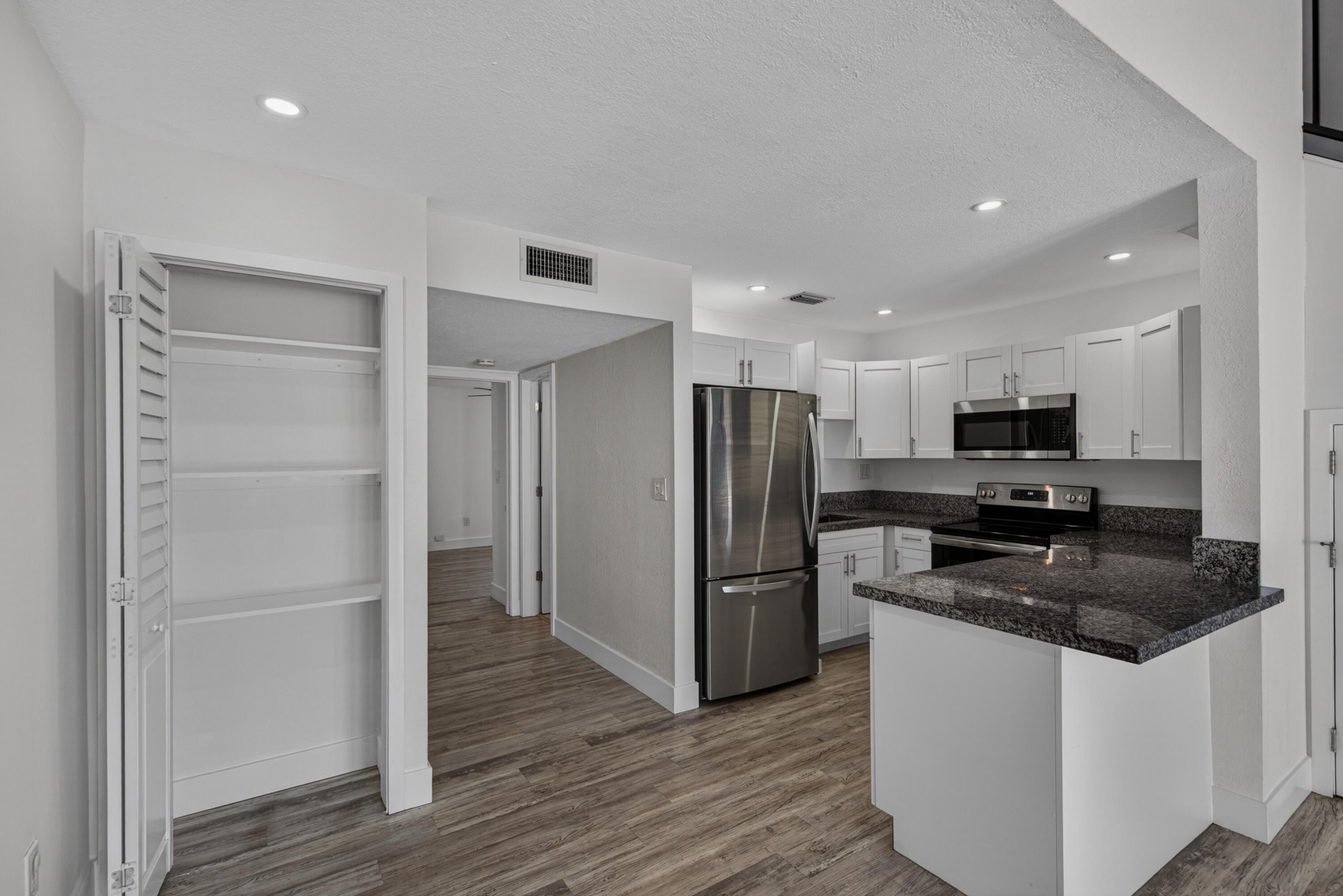 1819 W 68th Street