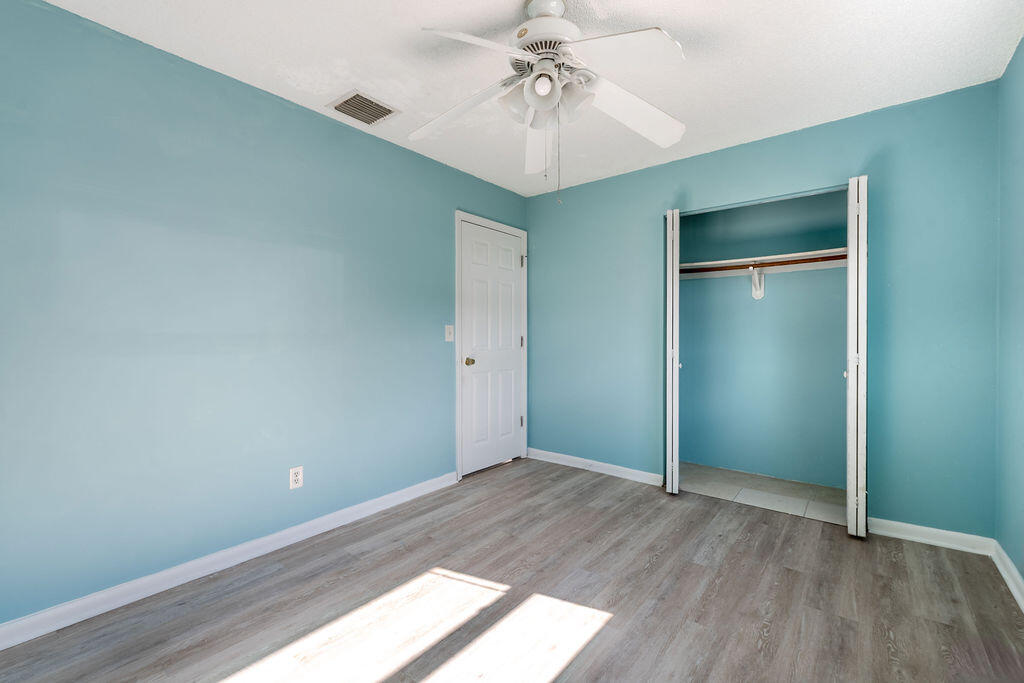 THE EAST ONE-HALF OF LOTS 1, 2, 3, 4 & 5 BLOCK 30 - Residential Lease