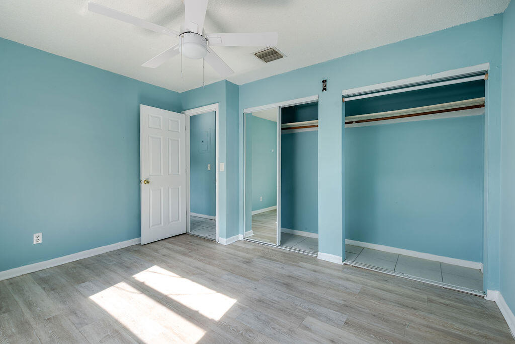 THE EAST ONE-HALF OF LOTS 1, 2, 3, 4 & 5 BLOCK 30 - Residential Lease