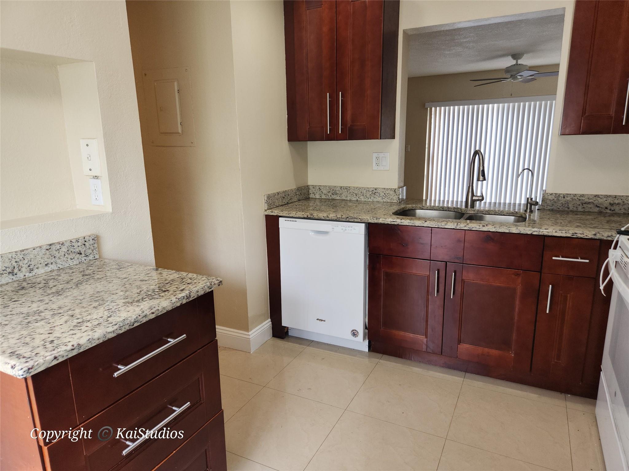 Coral Spgs Estate Twnhms - Residential Lease