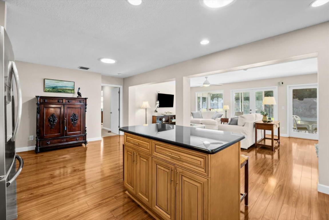 NORTH RIVER SHORES - Residential