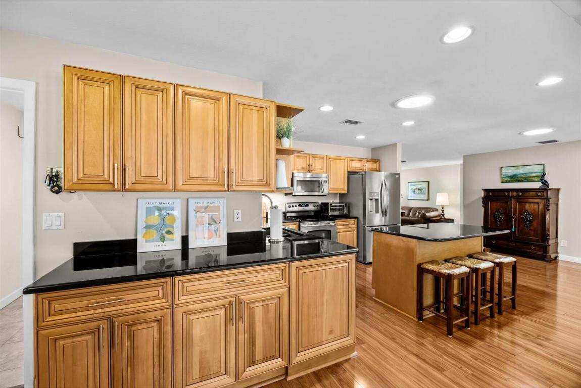 NORTH RIVER SHORES - Residential