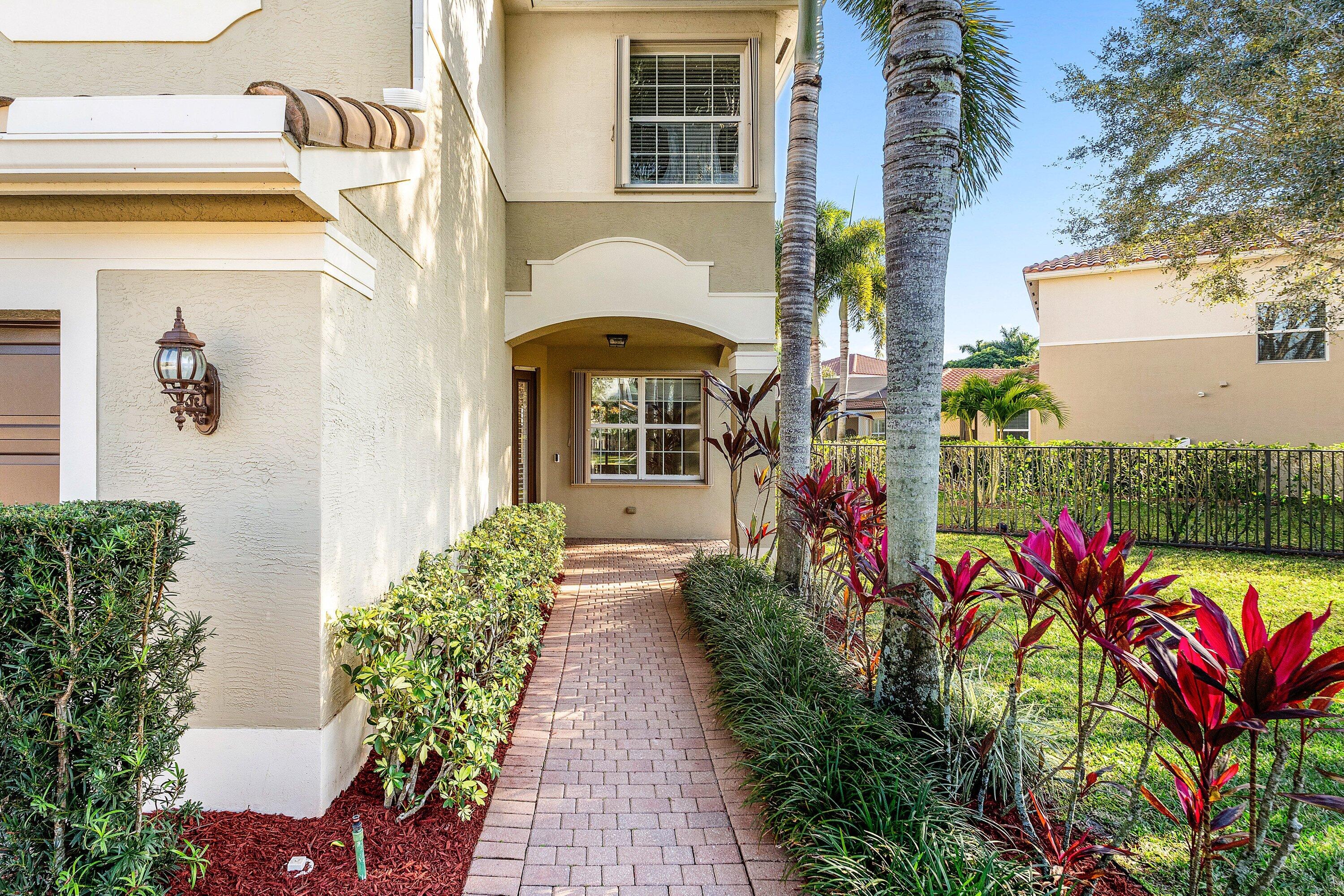 8316 Calabria Lakes Drive