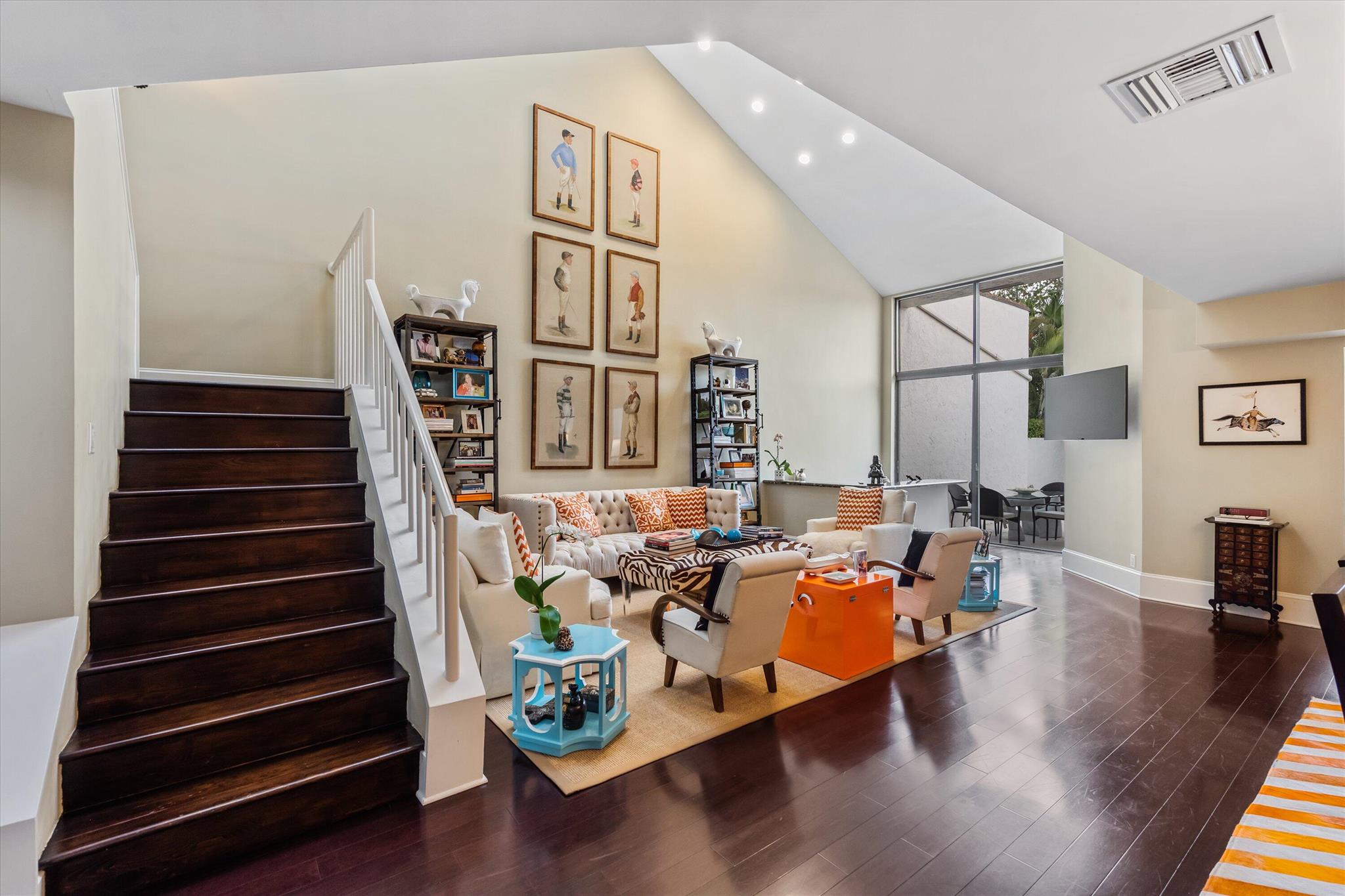 WINDSOR WAY 1 - Residential