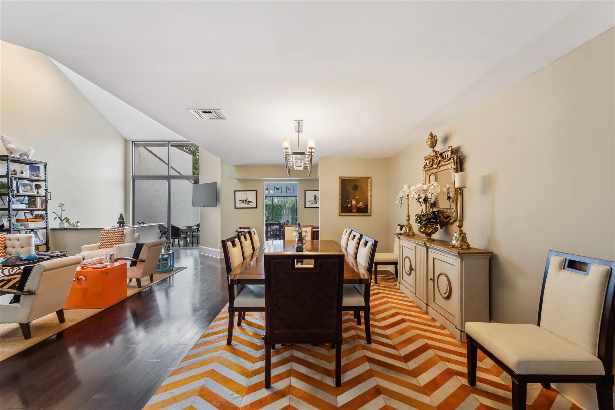 WINDSOR WAY 1 - Residential