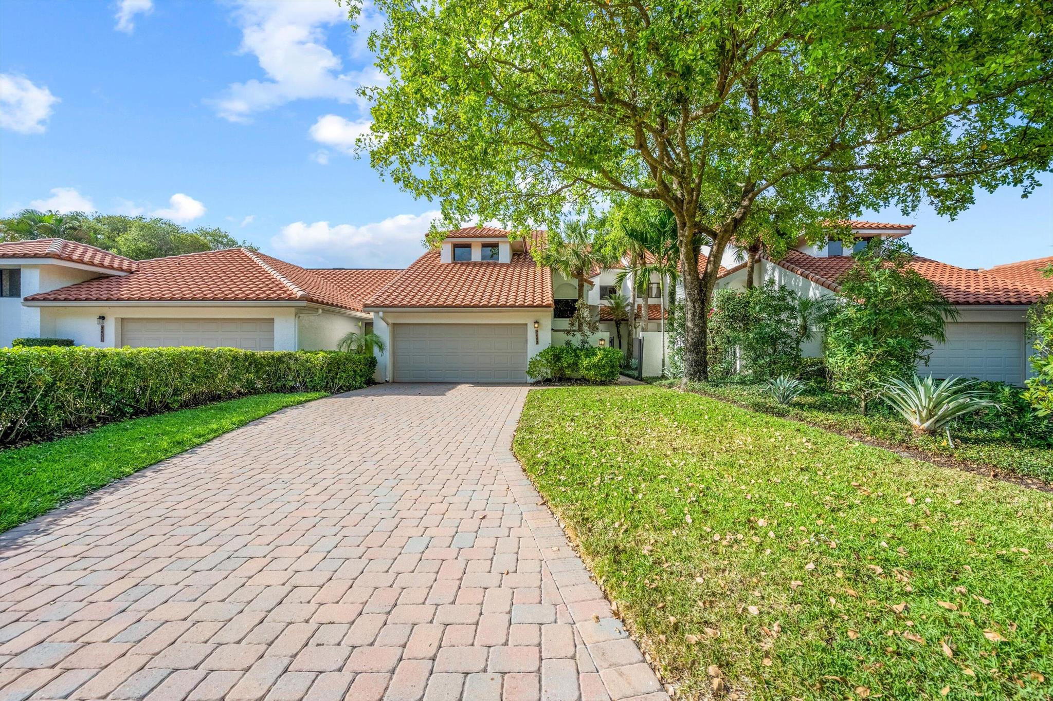 WINDSOR WAY 1 - Residential