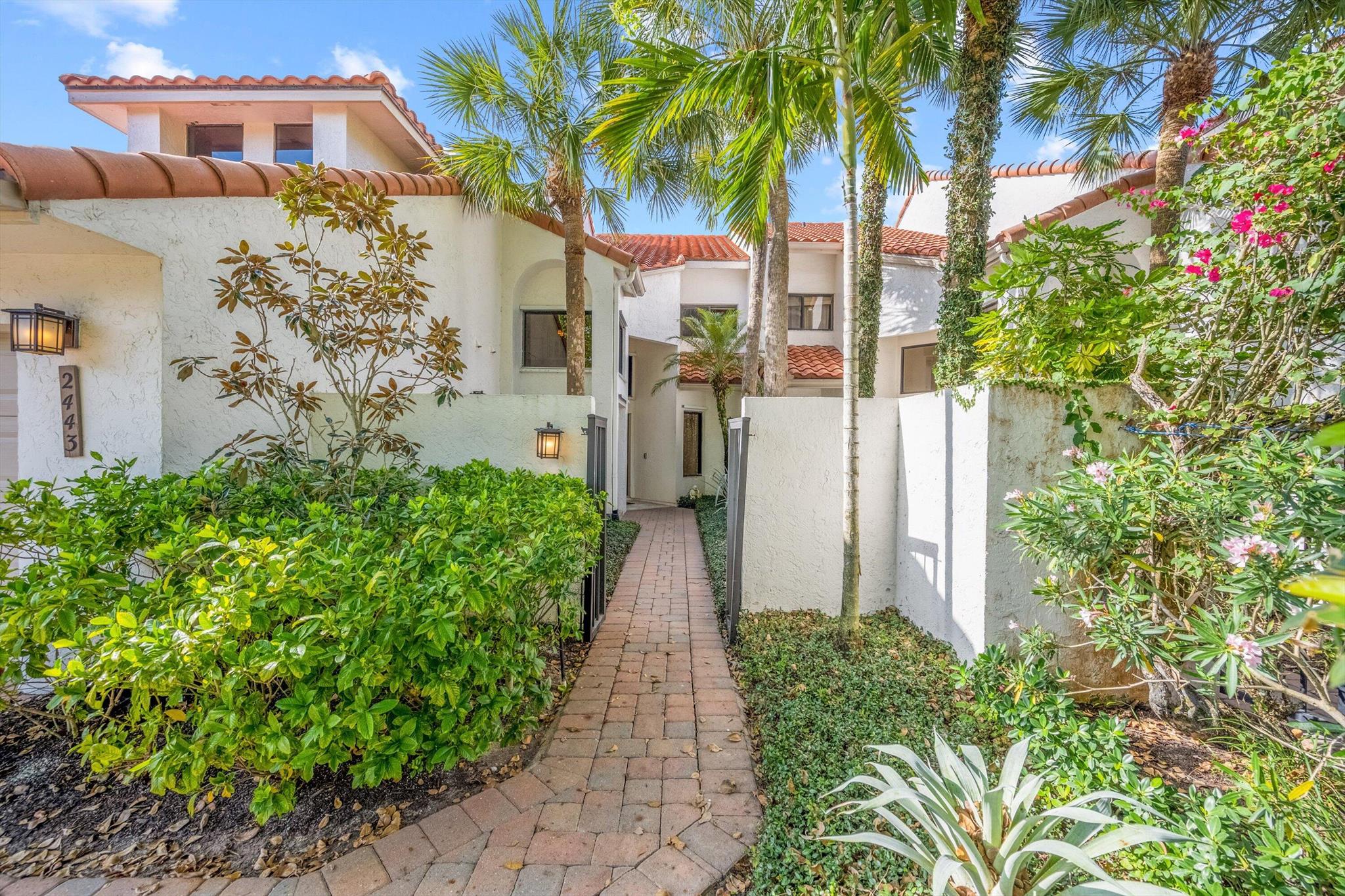 WINDSOR WAY 1 - Residential