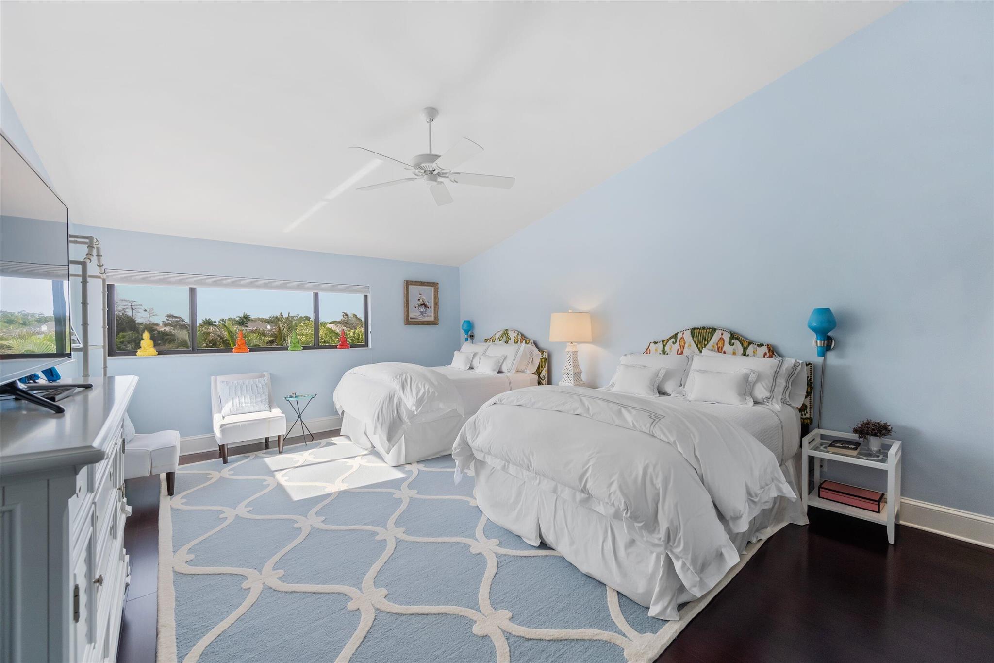WINDSOR WAY 1 - Residential