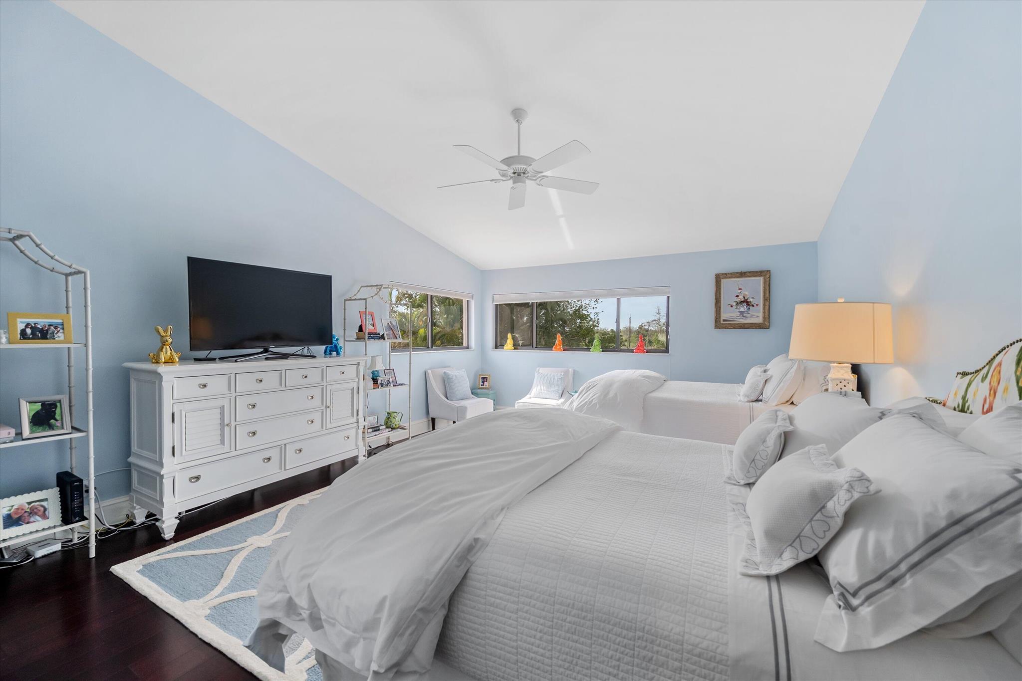 WINDSOR WAY 1 - Residential