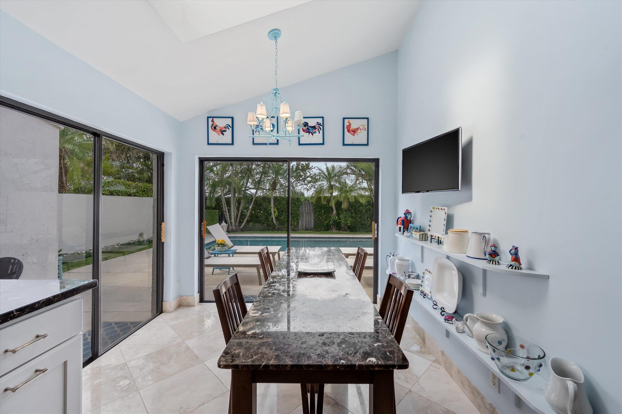 WINDSOR WAY 1 - Residential