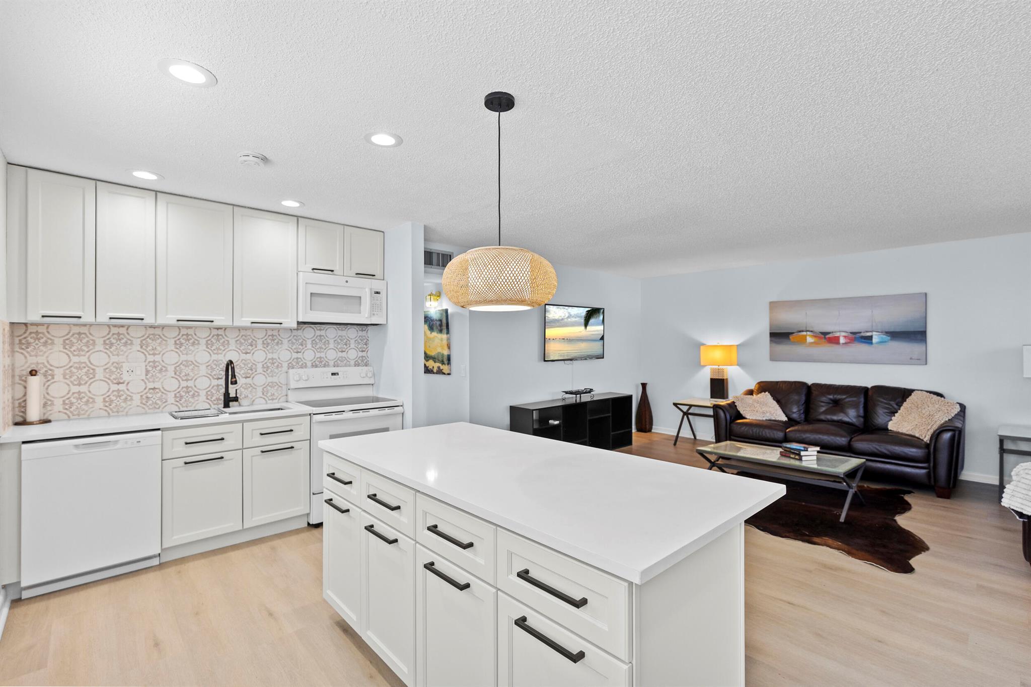 KINGS POINT NORMANDY COND - Residential Lease