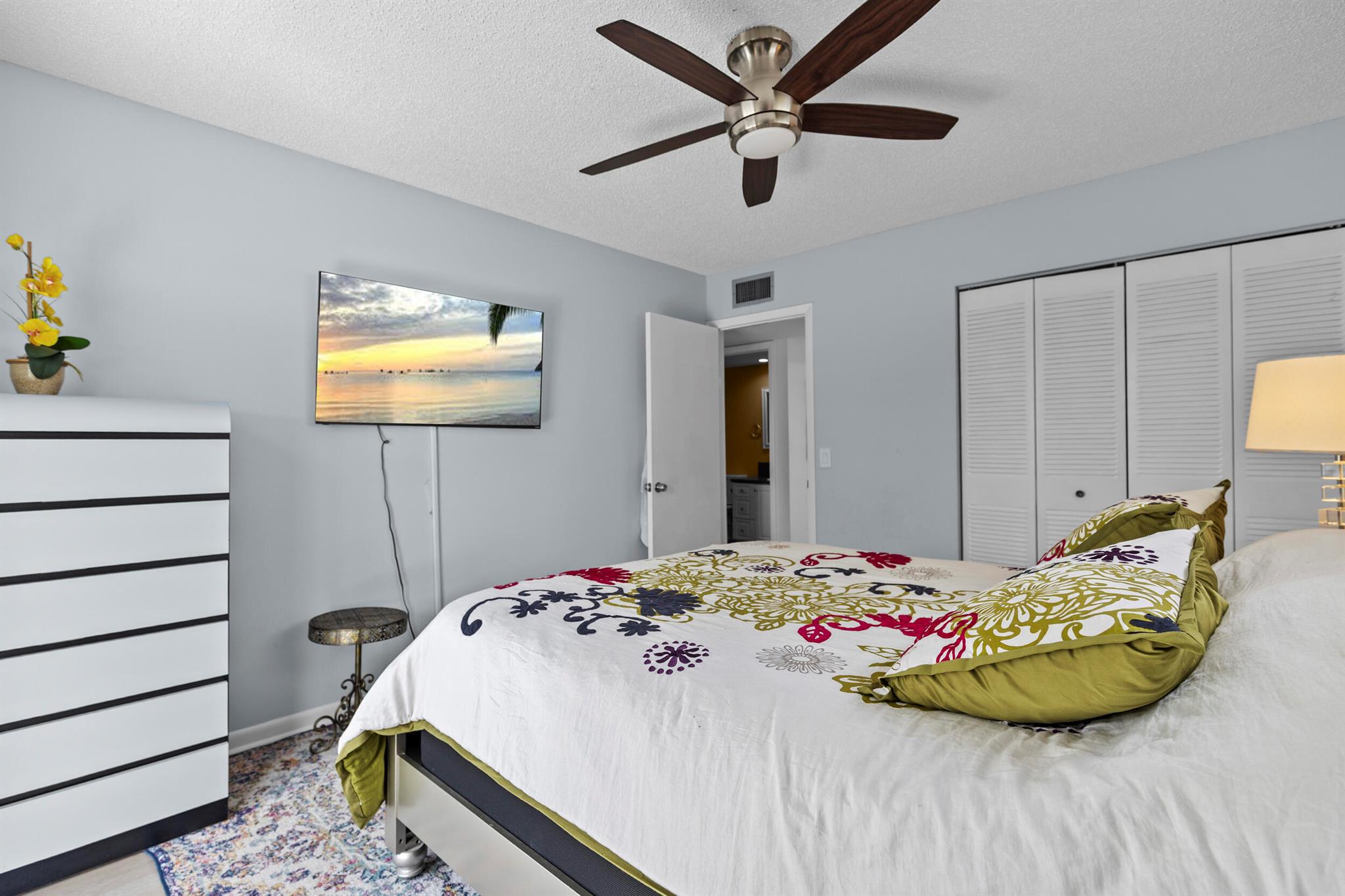 KINGS POINT NORMANDY COND - Residential Lease