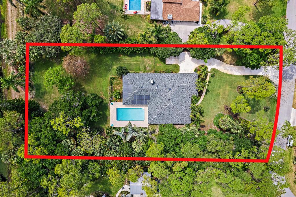 Photo of 10226 Trailwood Circle, Jupiter, FL 33478 (MLS # R11084342)