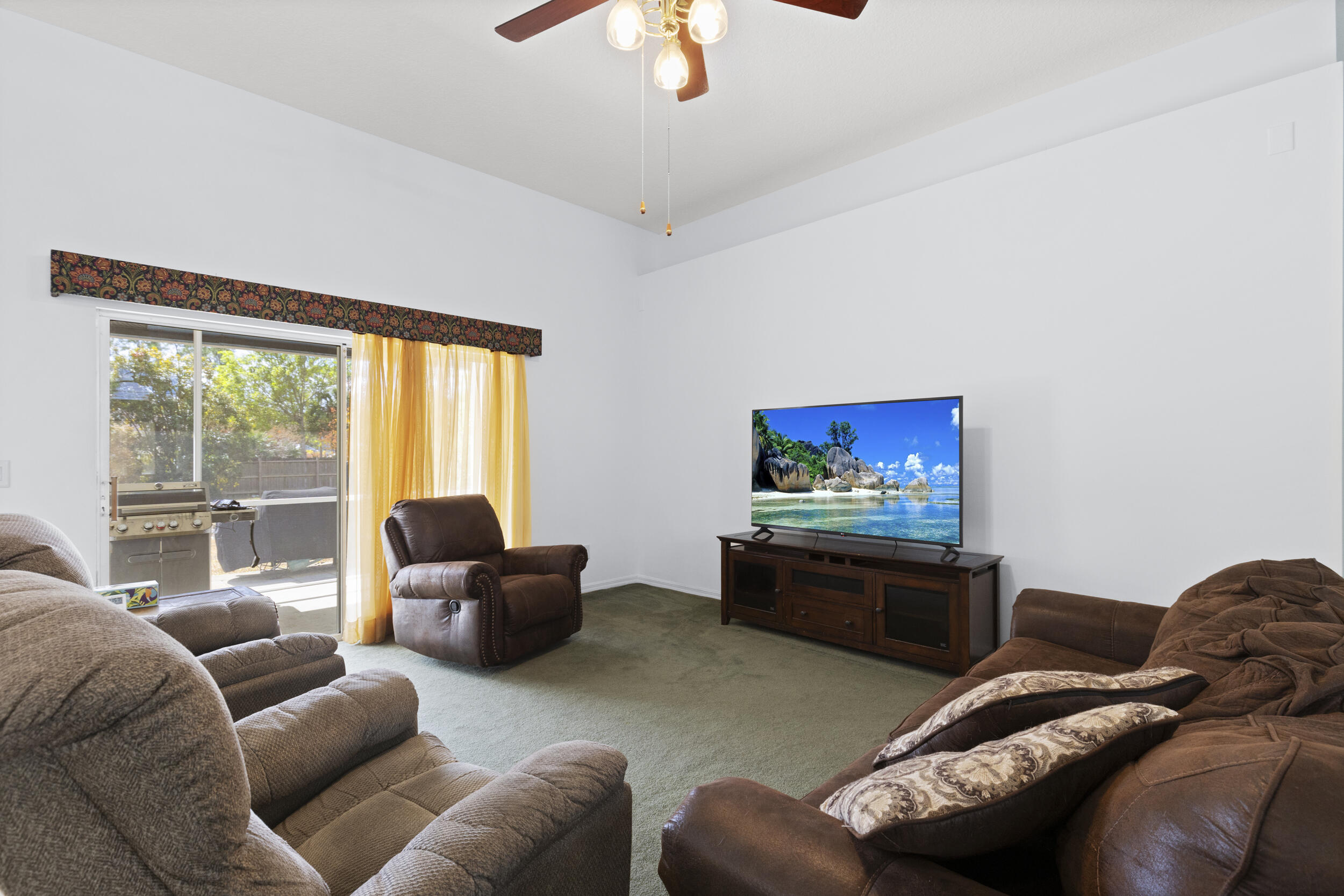 THE ACREAGE - Residential