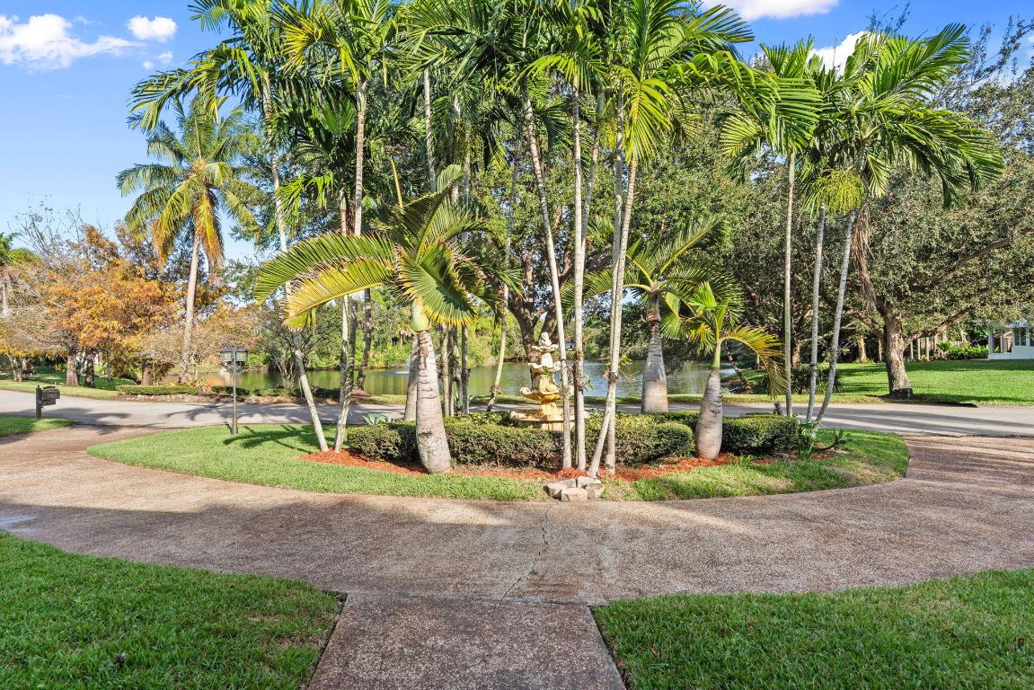 ALBERT LAKES GARDEN - Residential