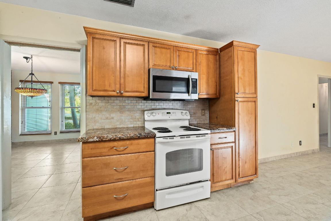 ALBERT LAKES GARDEN - Residential