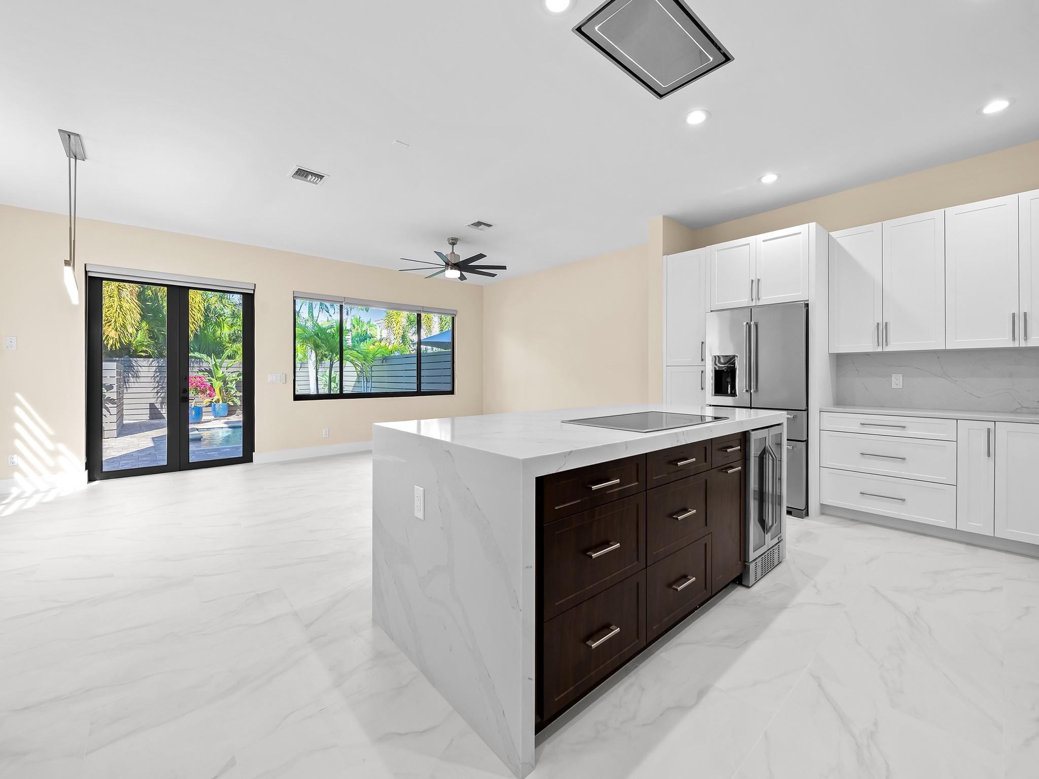 1215 N Victoria Park Rd