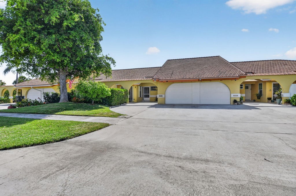 Photo of 4460 NE 5th Avenue, Boca Raton, FL 33431 (MLS # B26079873)