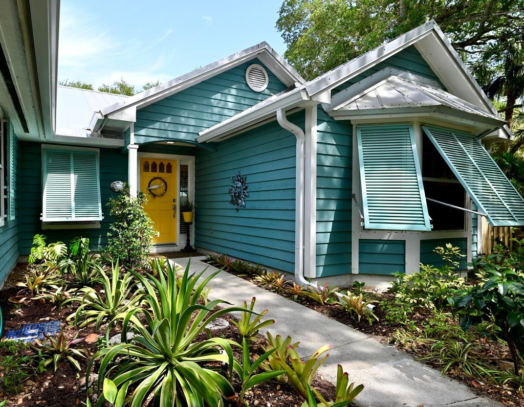 Photo of 9460 Seagrape Drive, Vero Beach, FL 32963 (MLS # R11089150)