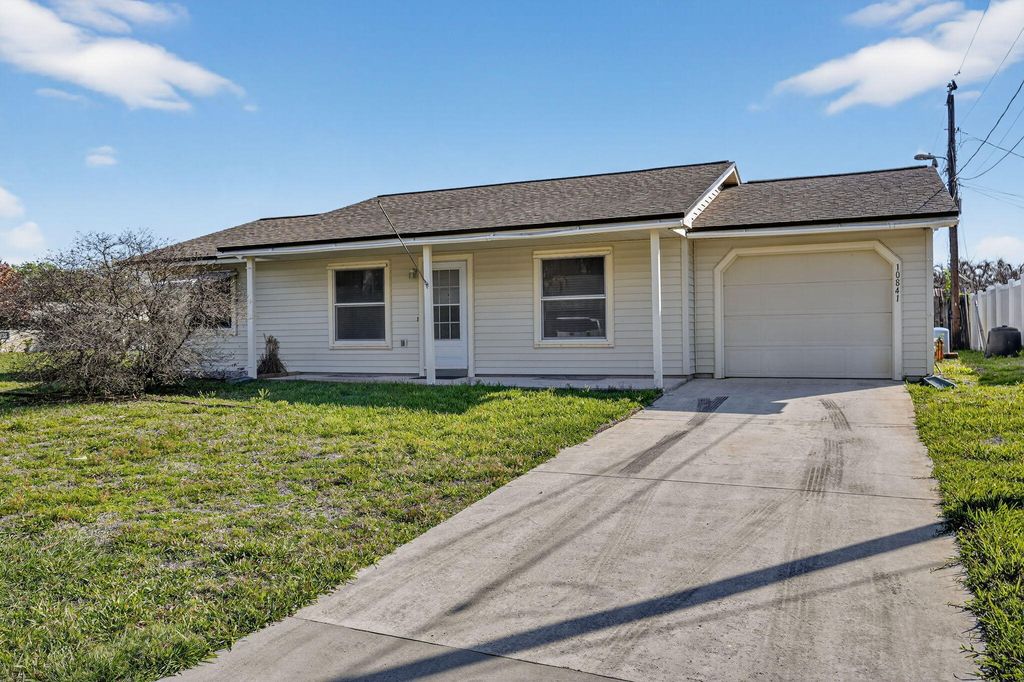 Photo of 10841 SE Fir Drive, Hobe Sound, FL 33455 (MLS # B26020068)