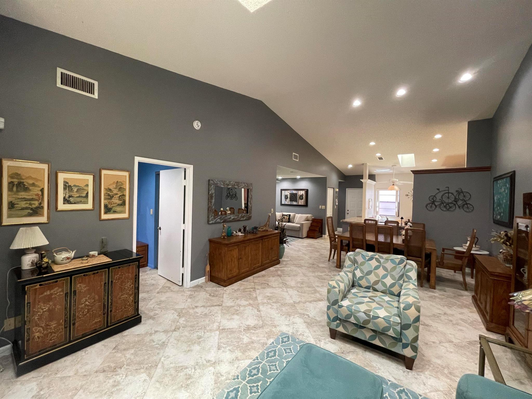 6141 Sunny Pointe Circle B