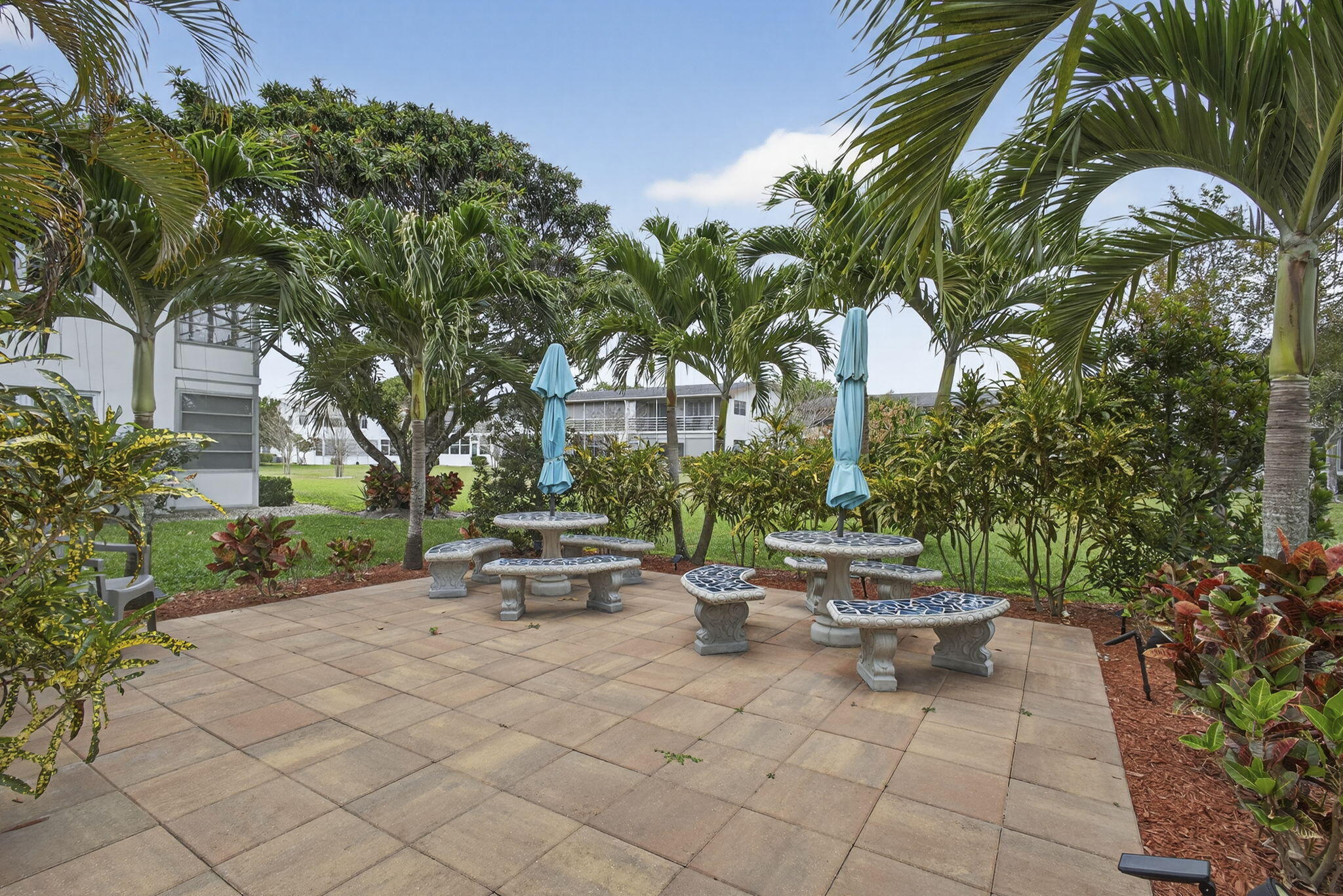 WINDSOR CONDOS - Residential Lease