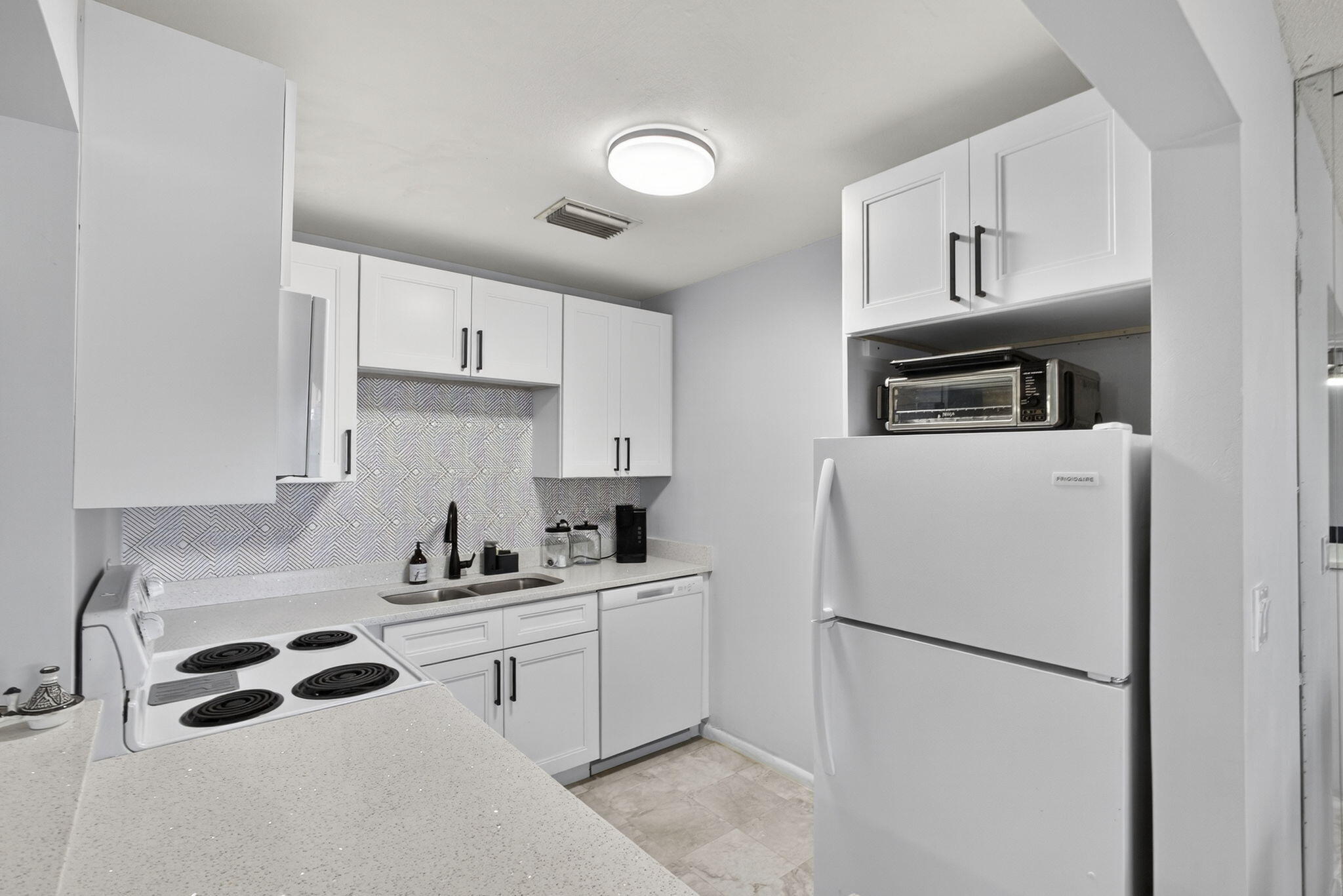 WINDSOR CONDOS - Residential Lease