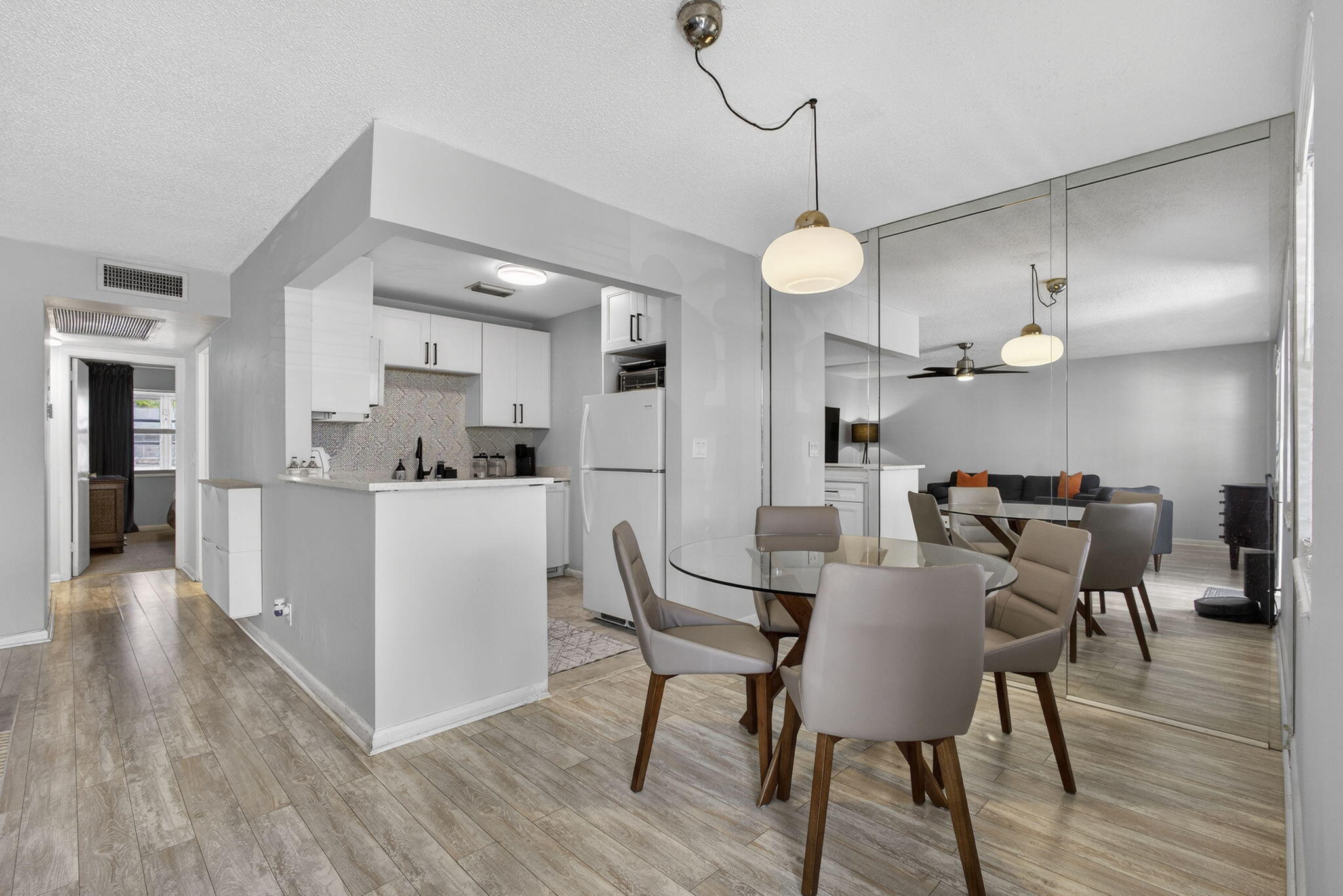 WINDSOR CONDOS - Residential Lease