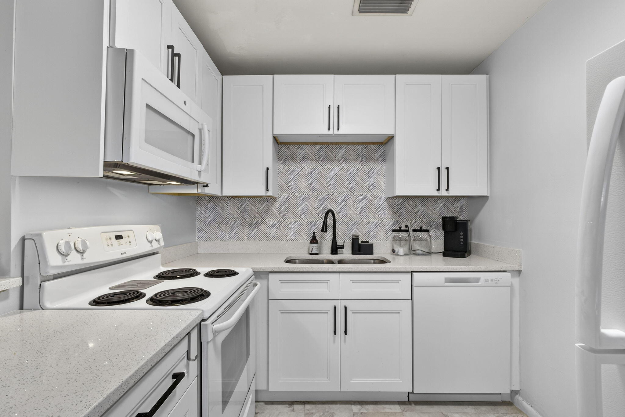 WINDSOR CONDOS - Residential Lease