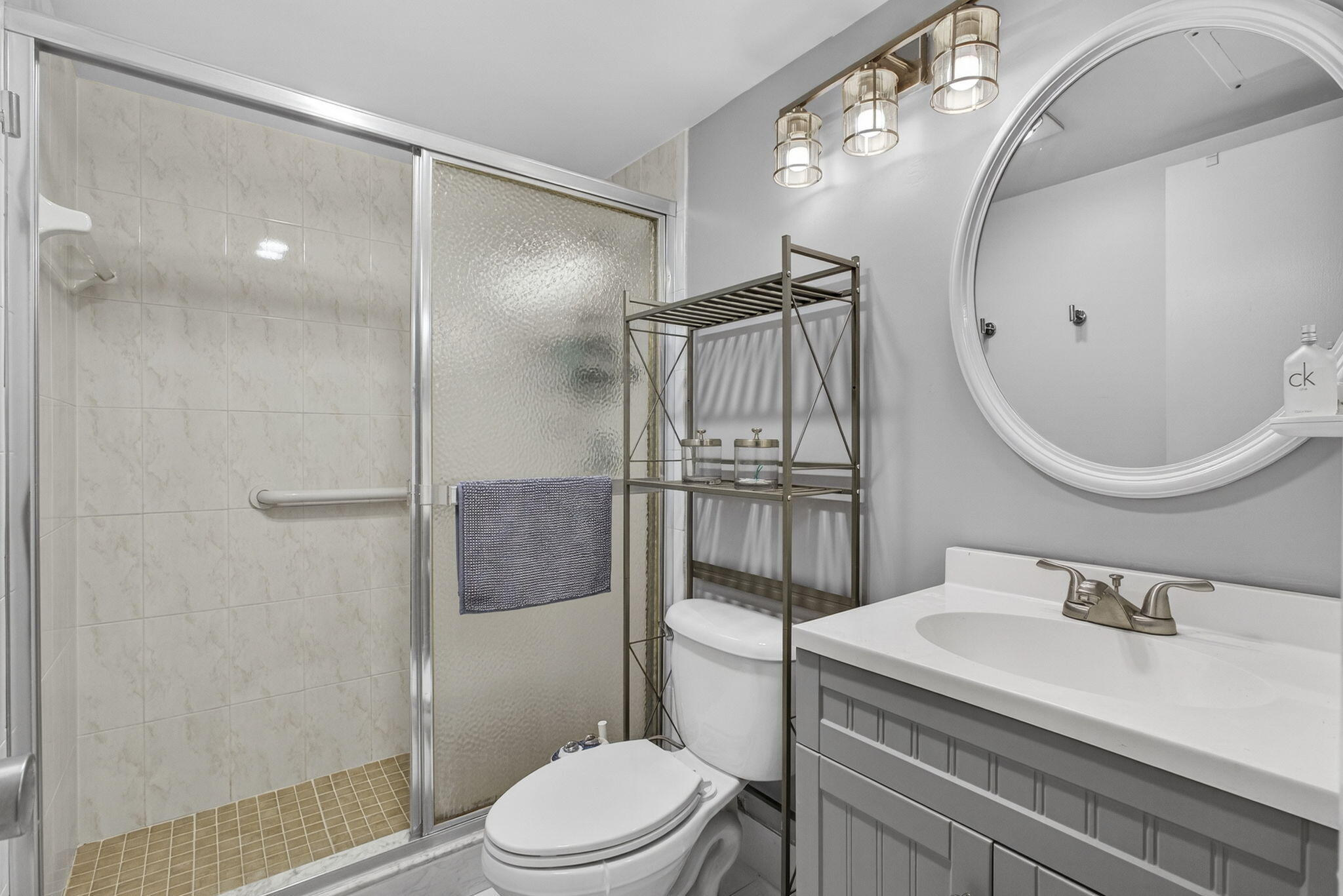 WINDSOR CONDOS - Residential Lease