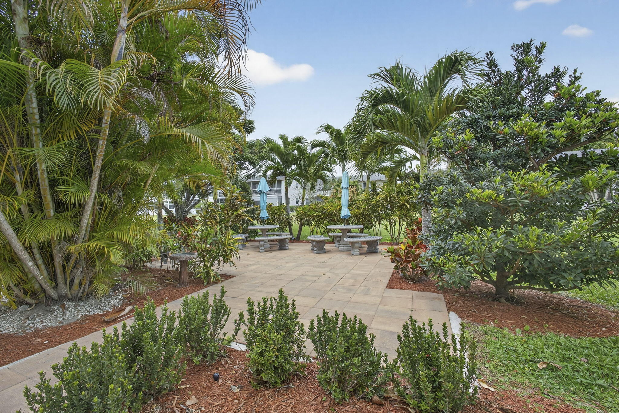 WINDSOR CONDOS - Residential Lease