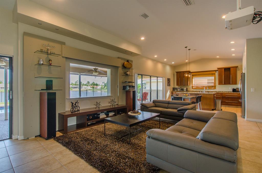 ISLAND LAKES SEC 1 1 - Residential Lease