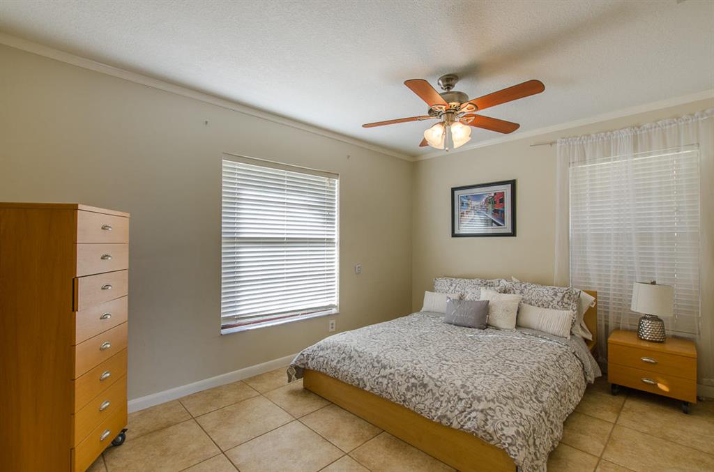 ISLAND LAKES SEC 1 1 - Residential Lease