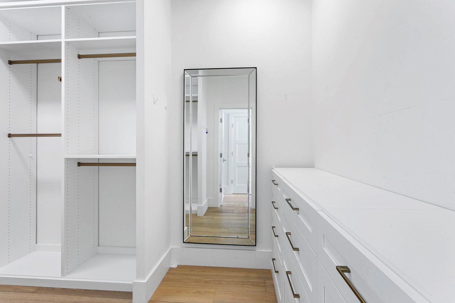 ADMIRALS COVE - Residential Lease