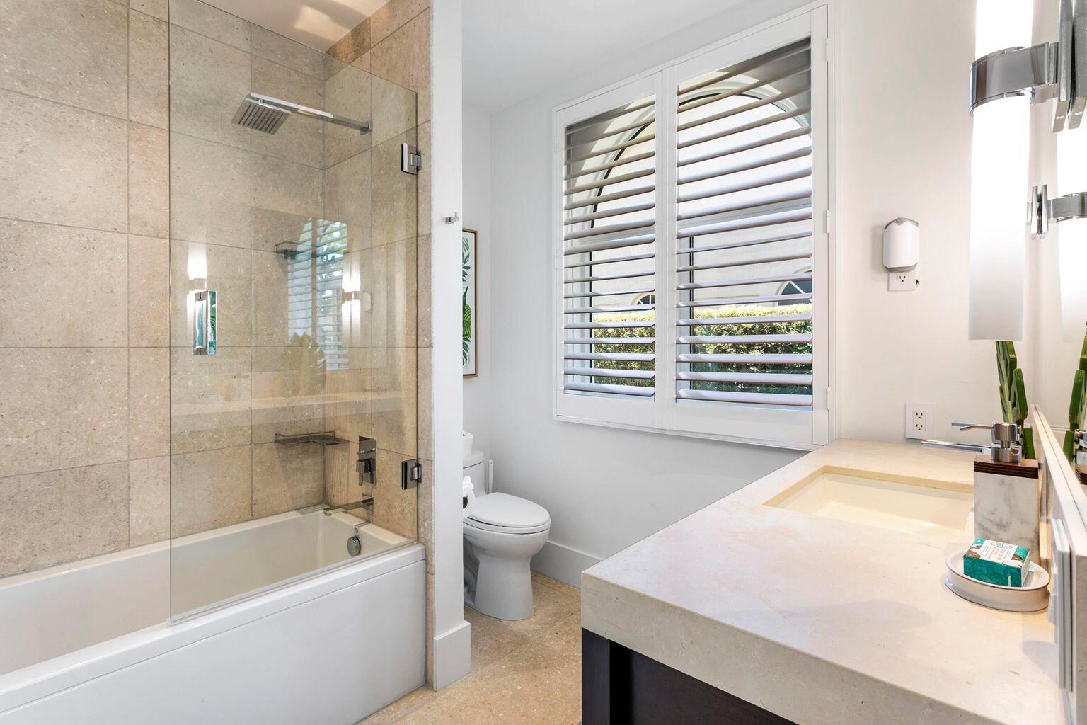 ADMIRALS COVE - Residential Lease