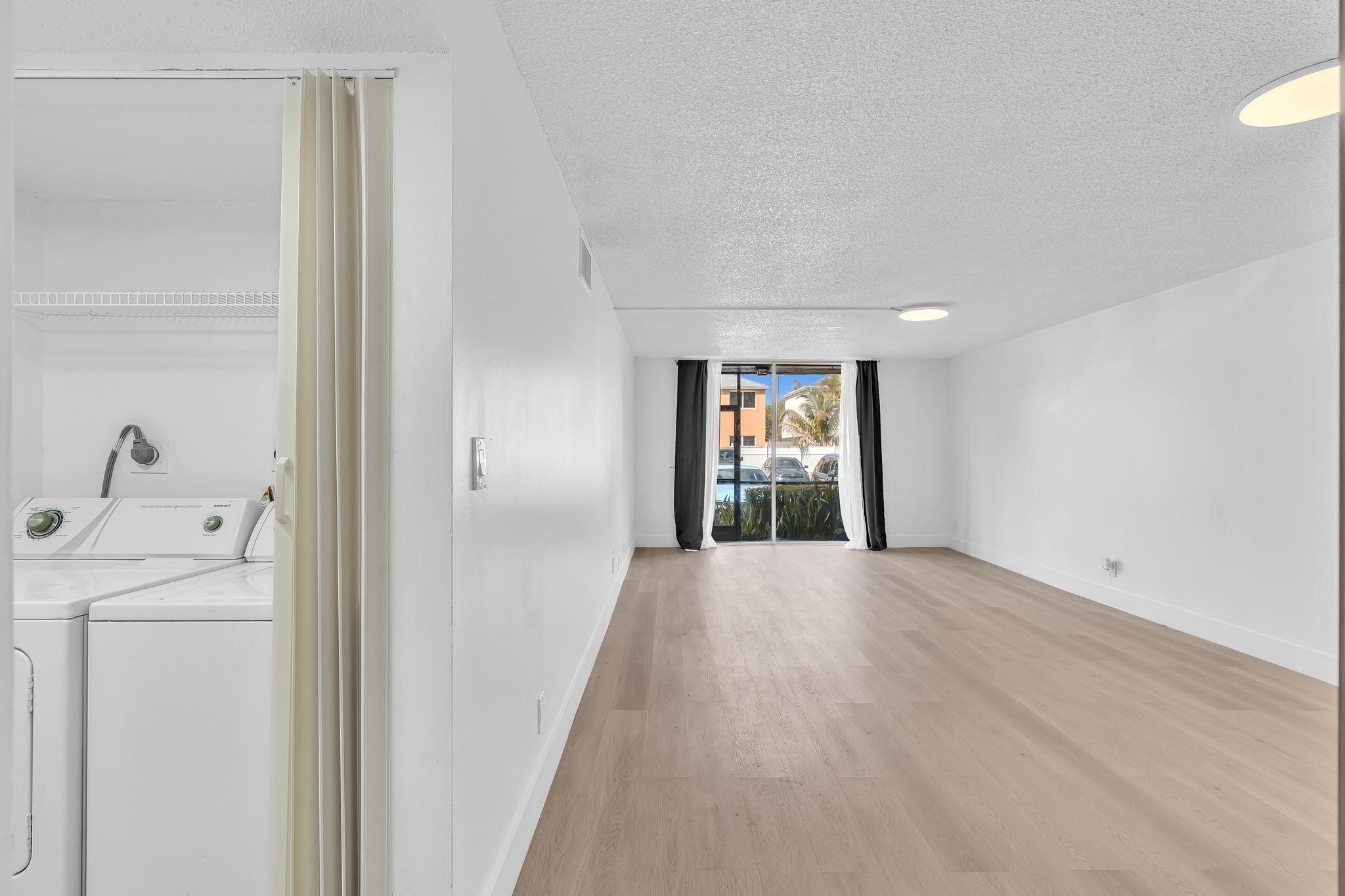 COUNTRY PINES DAVIE - Residential