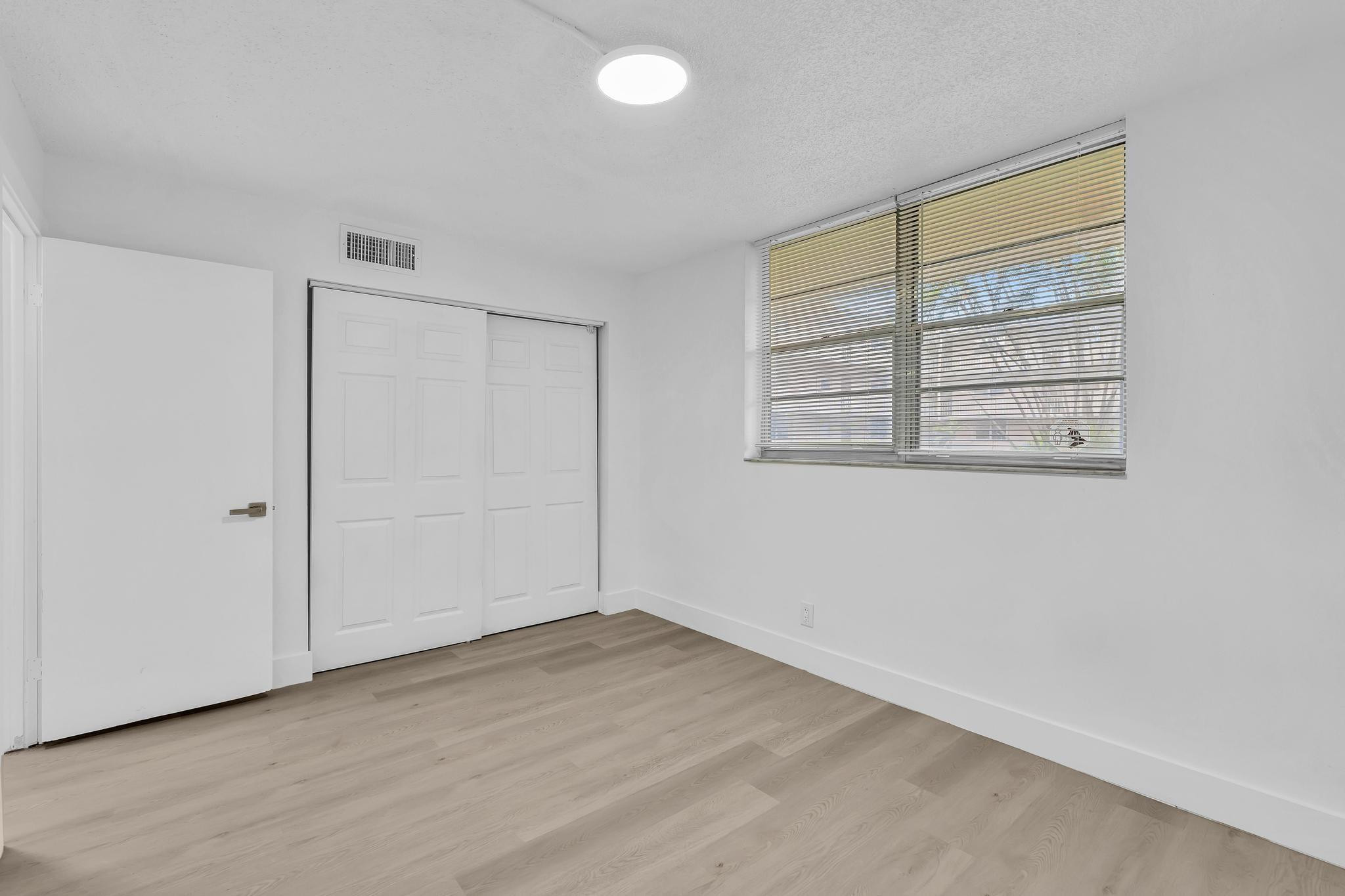 COUNTRY PINES DAVIE - Residential